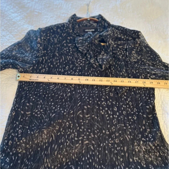 Cable & Gauge Black and Metallic Blouse. #office siren #corporatecore #career - Picture 5 of 6